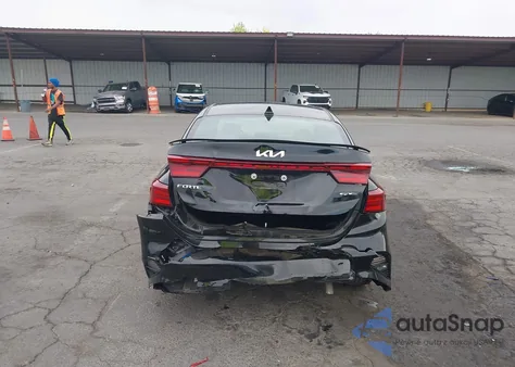 2023 Kia Forte Gt-Line z USA, uszkodzony, nr VIN 3KPF54AD7PE570518